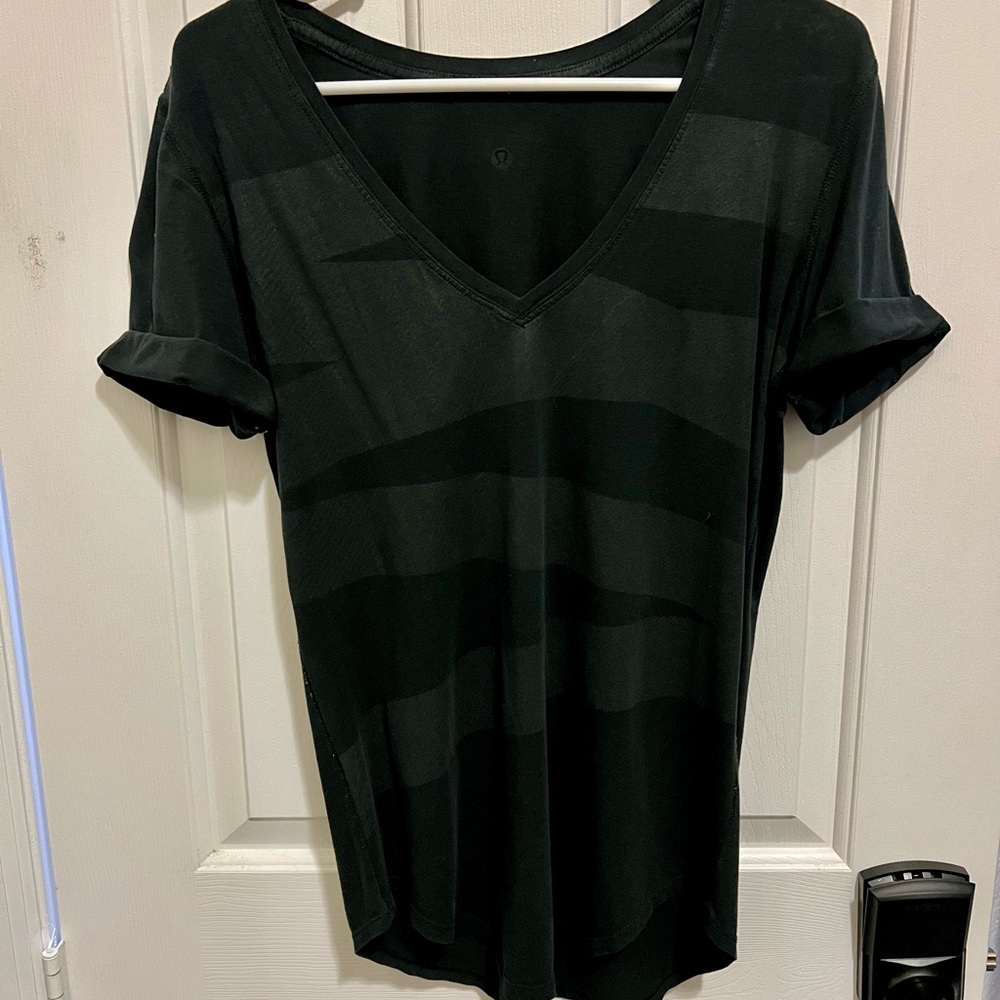 Lululemon black tee shirt v neck